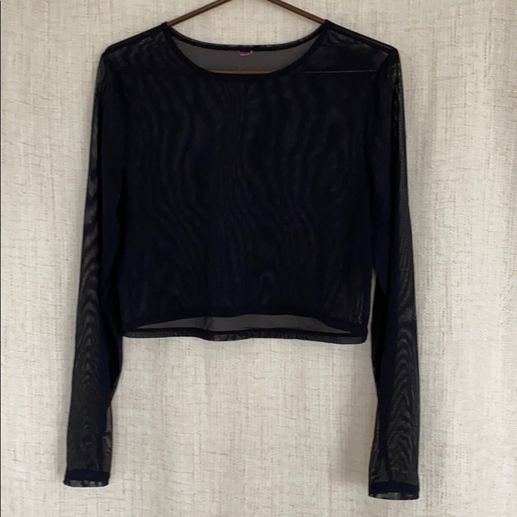 ✨Black mesh crop top - Picture 2 of 3